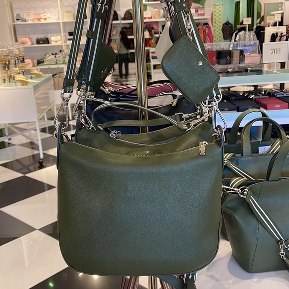 Kate Spade Rosie Crossbody
K5807 Pebbled Leather
Enchanted
NWT - Picture 16 of 16